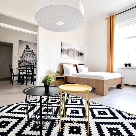 Standard Apartment By Hi5 - Bazilika Suite 부다페스트 외부 사진