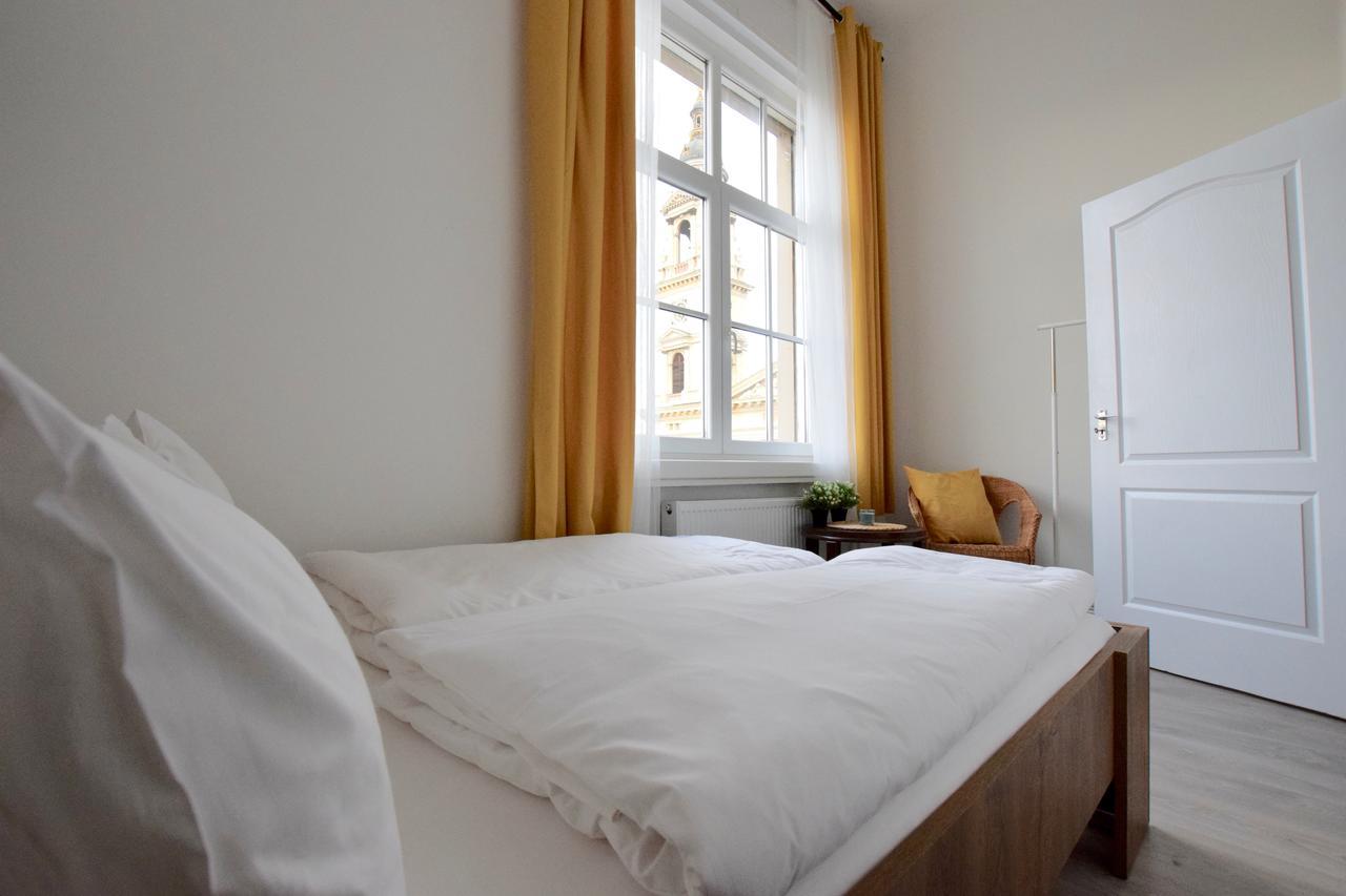 Standard Apartment By Hi5 - Bazilika Suite 부다페스트 외부 사진
