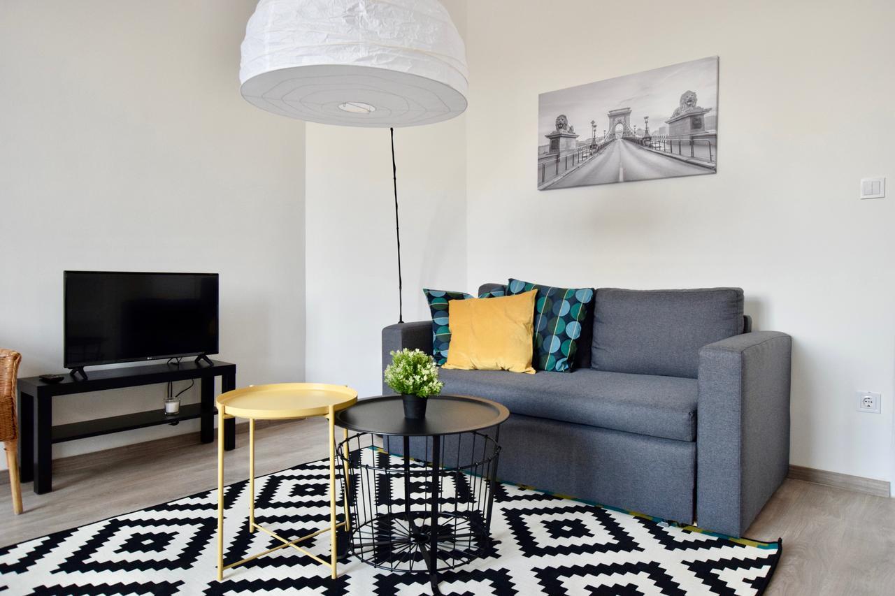 Standard Apartment By Hi5 - Bazilika Suite 부다페스트 외부 사진